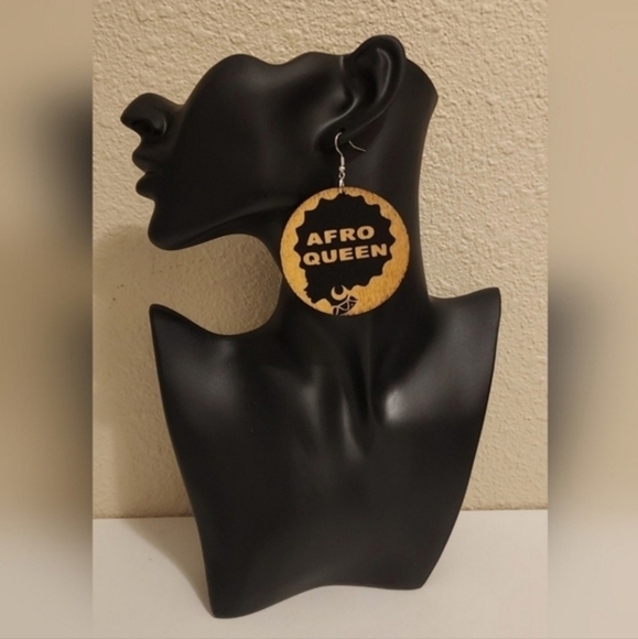✨️2 for $15✨️ NEW Afro Queen Drop Hook Wooden Fashion Earrings - Picture 3 of 3